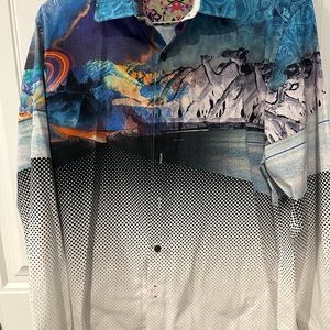 A sporty looking shirt- great graphics - not worn much